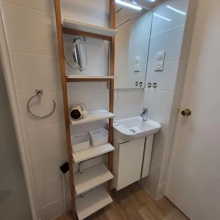 150 Metres De La Apartman